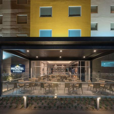 Microtel Inn & Suites By Wyndham San Luis Potosí Exteriör bild