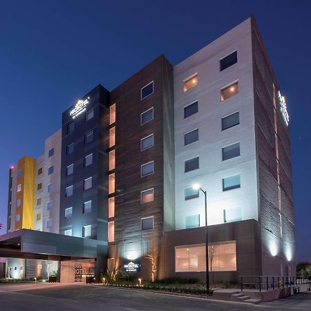 Microtel Inn & Suites By Wyndham San Luis Potosí Exteriör bild