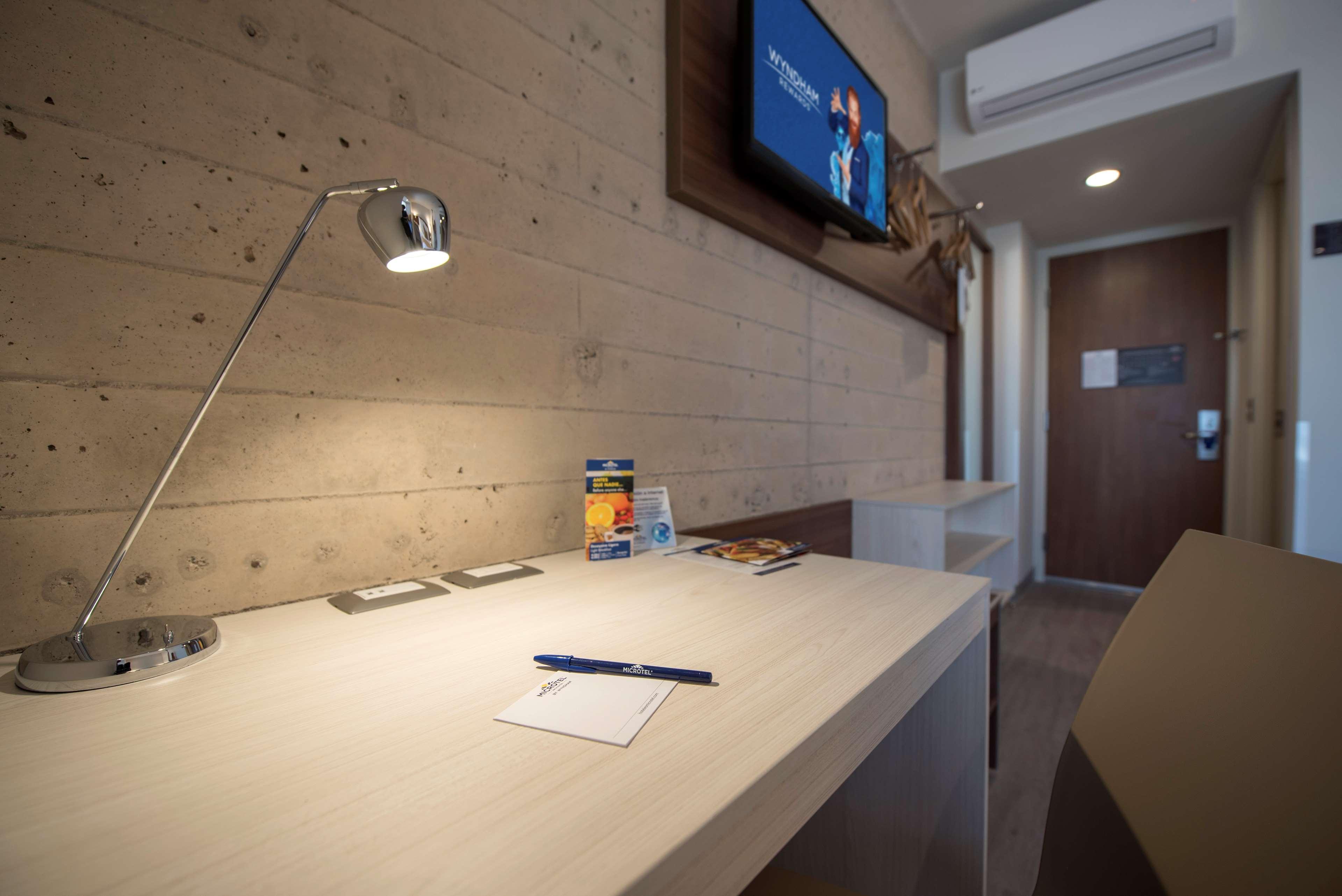 Microtel Inn & Suites By Wyndham San Luis Potosí Exteriör bild