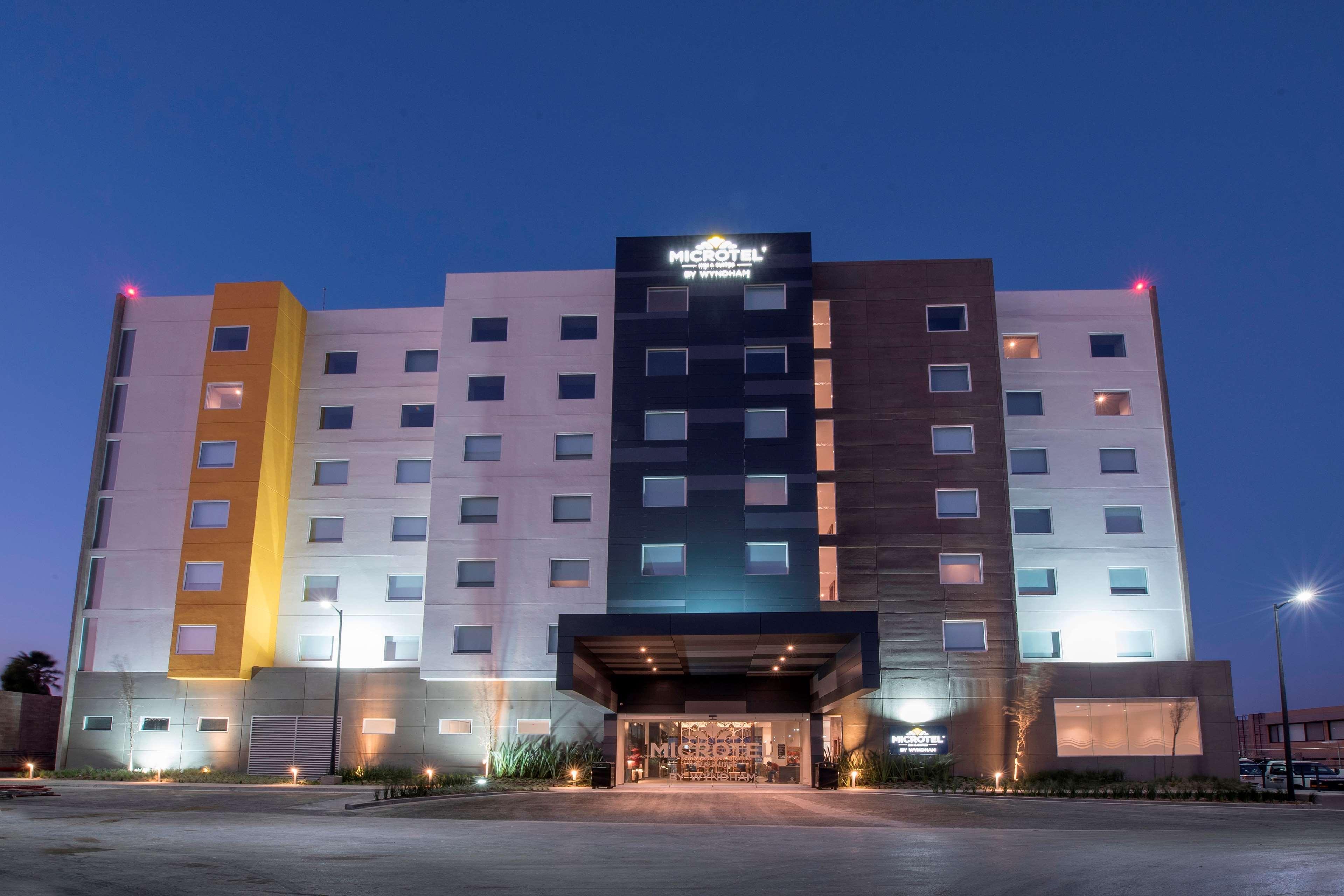 Microtel Inn & Suites By Wyndham San Luis Potosí Exteriör bild
